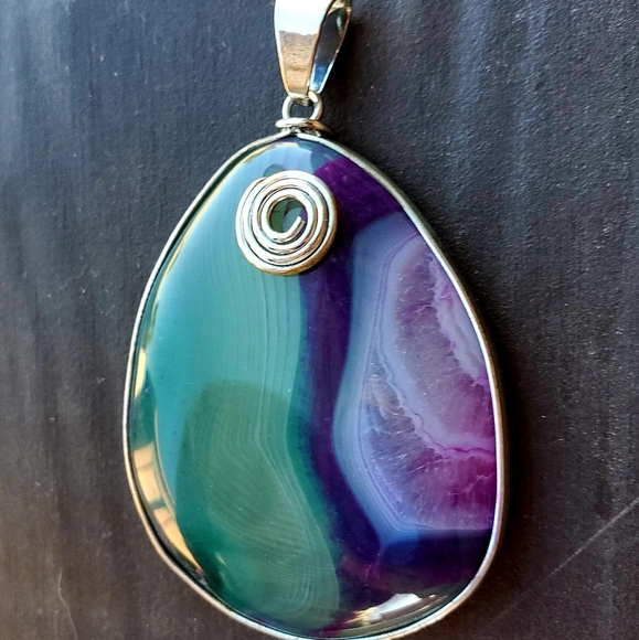 New Purple Green White Onyx Agate Teardrop Pendant - Picture 6 of 16